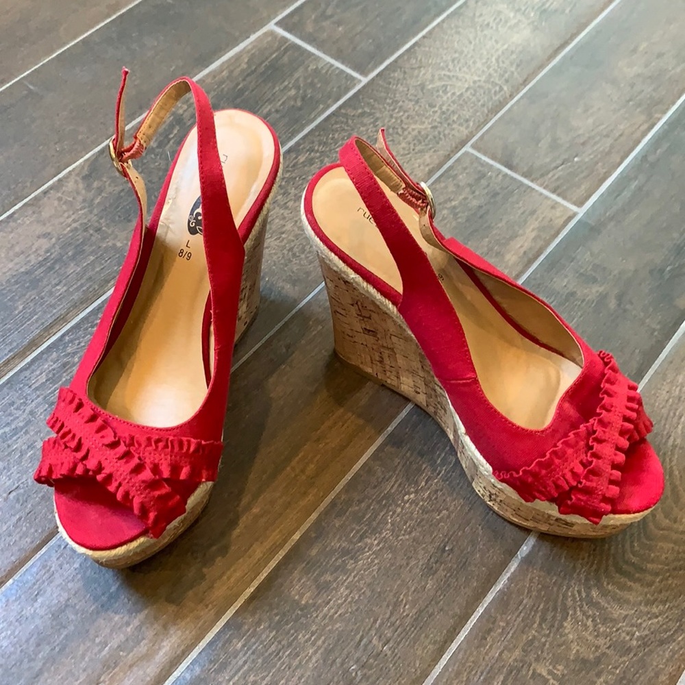 Red Cork Wedges
